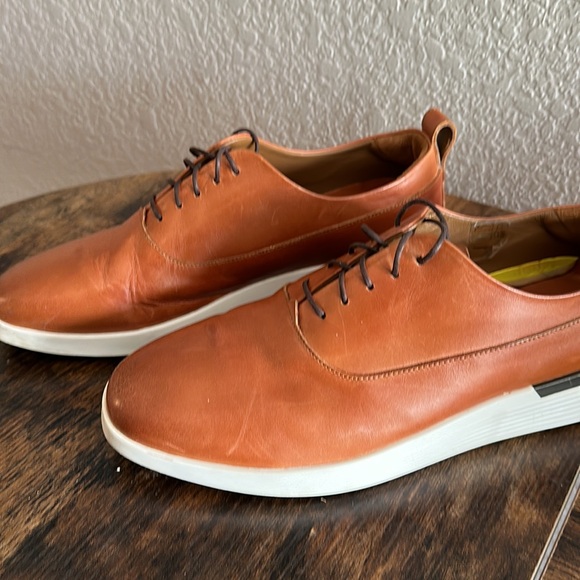 Men\'s Tan Leather Oxfords